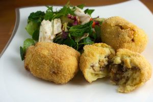 Papas rellenas de carne, una receta muy colombiana item-thumbnail