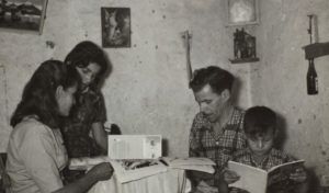 Gran exposición de Radio Sutatenza en la Biblioteca Luis Ángel Arango item-thumbnail