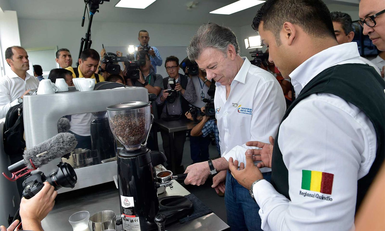 160601_04_InauguracionSenaArmenia_1800